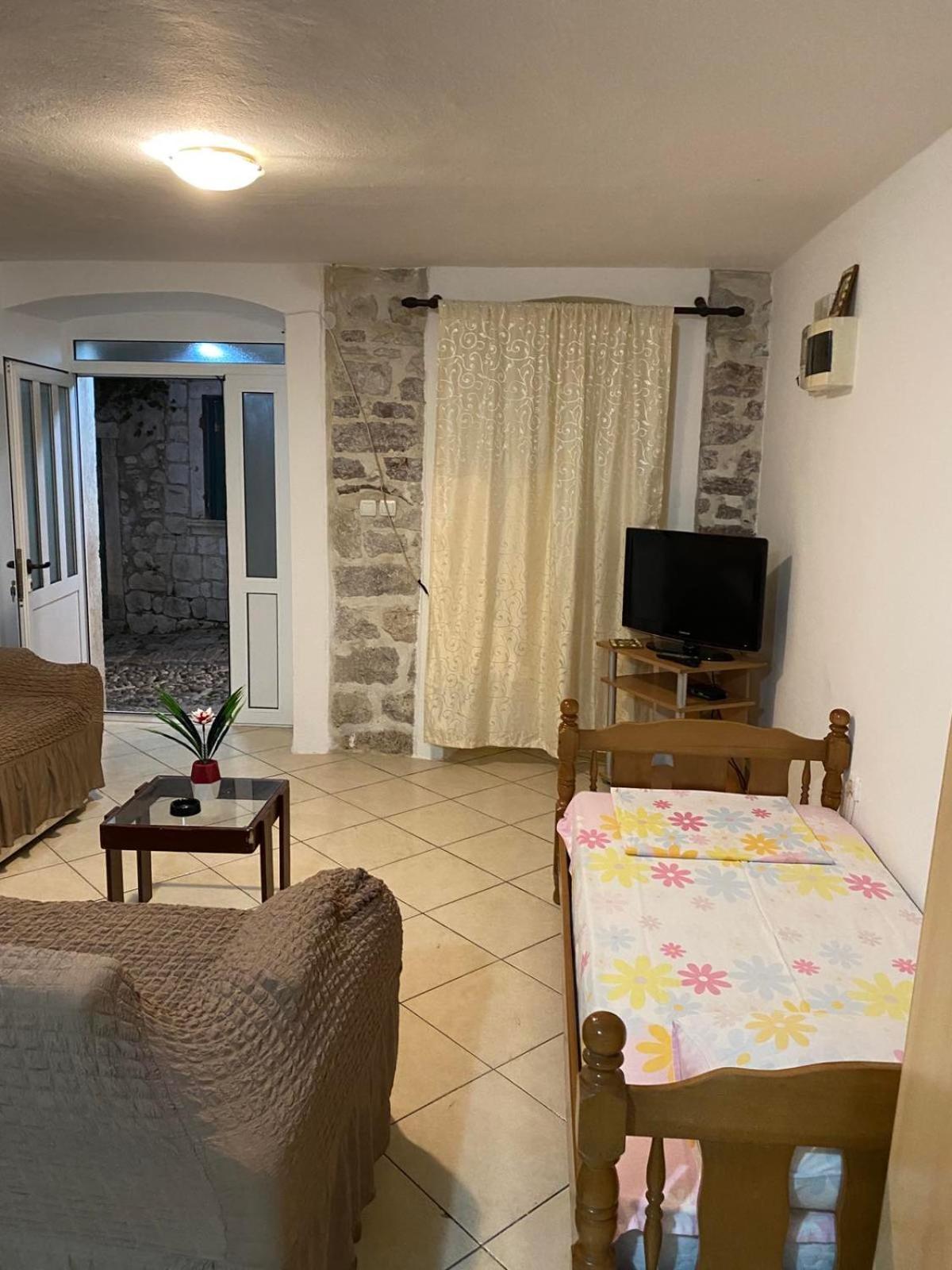 Pavle Apartmani Risan Dış mekan fotoğraf